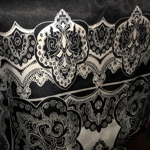 Silky Blouse - Picture 4 of 5